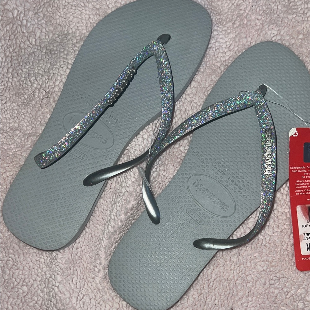 Havaianas Women's Glitter Strap Flip Flops in Light Gray and Iridescent